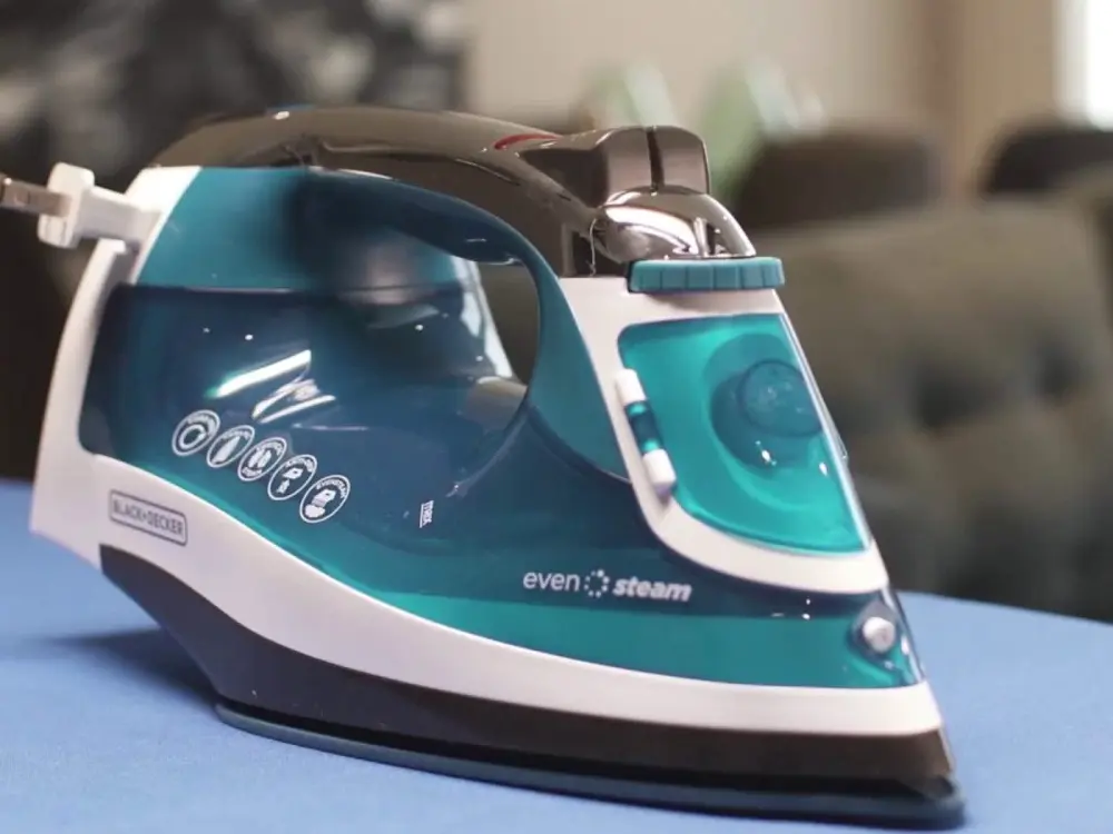 Plancha de Ropa Verde Conectado Steam 1200w Black Decker