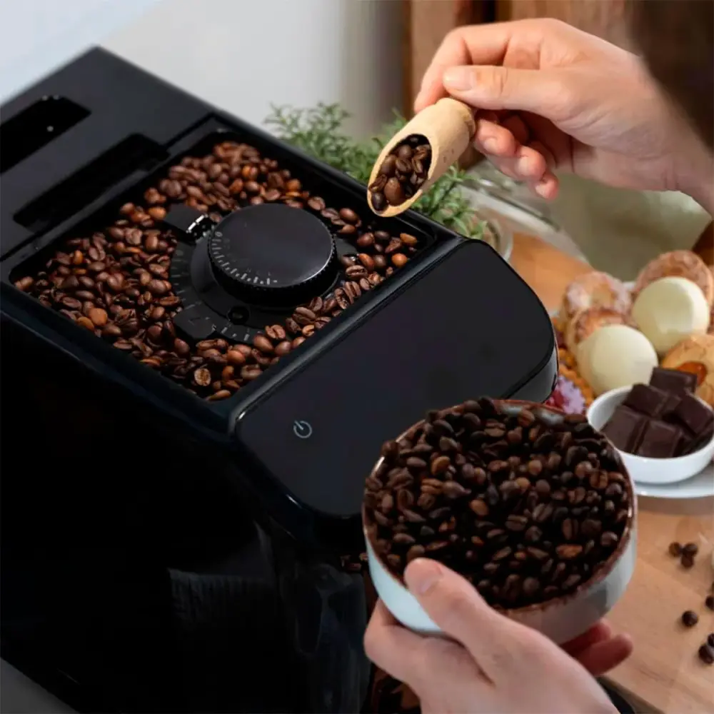 Cafetera superautomática Cecotec Cremmaet Macchia 19 bares molinillo de café control táctil
