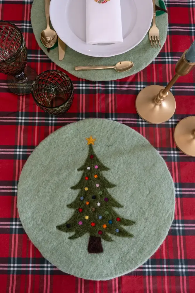 Set de table en feutre vert avec design de sapin de Noël | 3 Plazas |