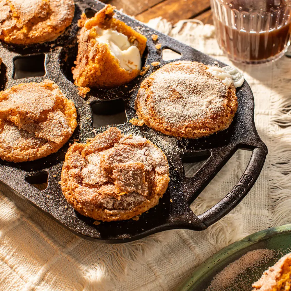 Iron mold 6 Lodge muffins